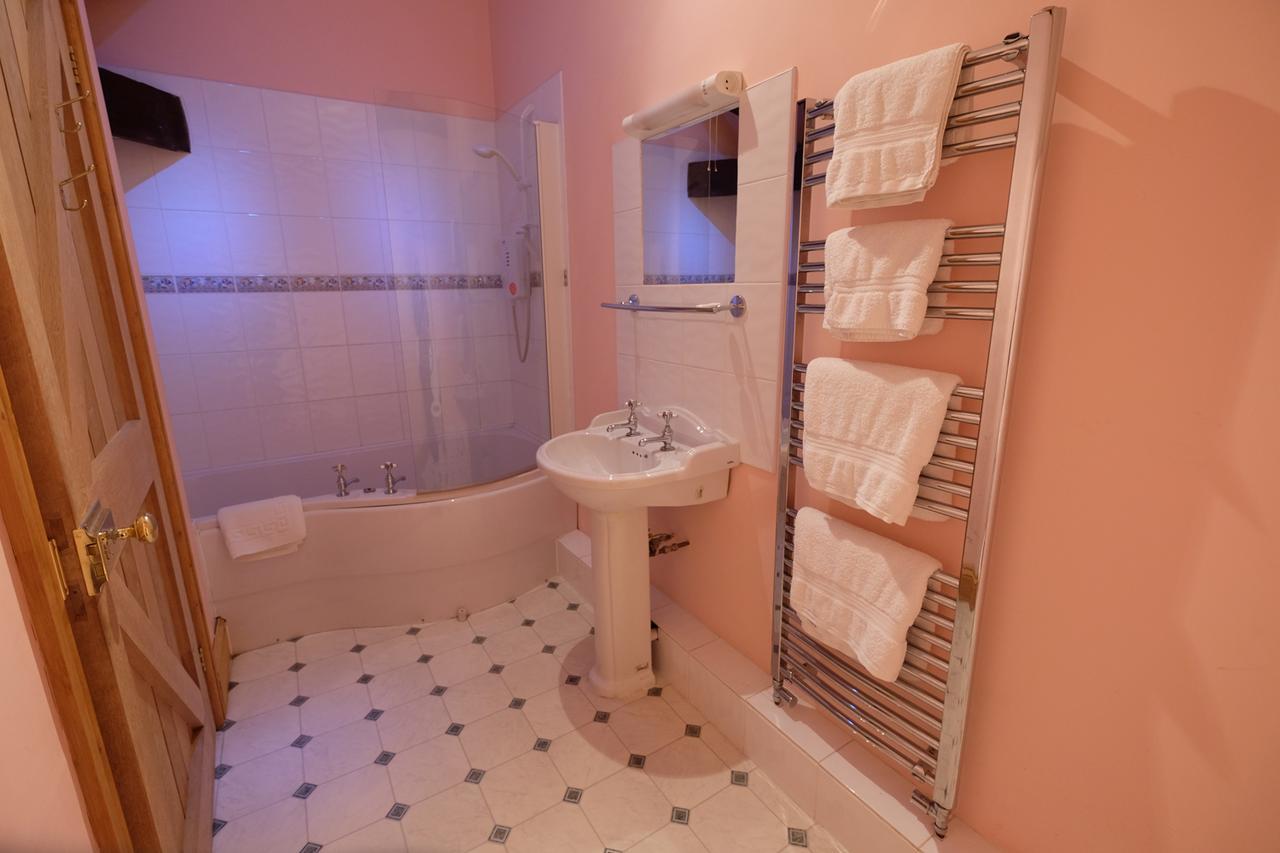 Llangorse Brynderwen Bed & Breakfast エクステリア 写真