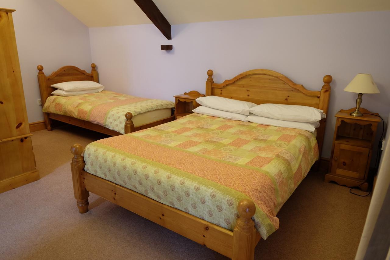 Llangorse Brynderwen Bed & Breakfast エクステリア 写真